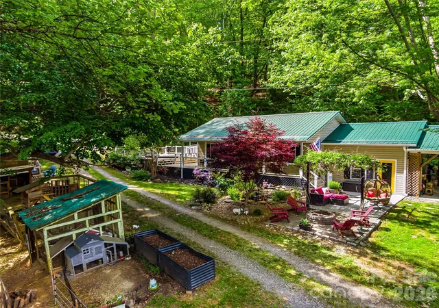 Photo 2 of Single family home for sale at 103 Old US 19 23 Hwy, Candler, NC 28715 | MLS# 4367425 | Listing updated on 2026-10-04
