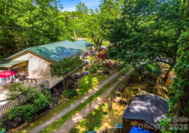 Photo 4 of Single family home for sale at 103 Old US 19 23 Hwy, Candler, NC 28715 | MLS# 4367425 | Listing updated on 2026-10-04