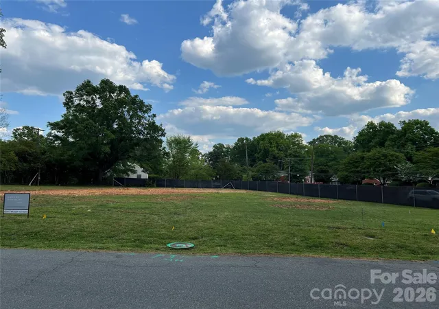 1st image of 104 Heathwood Rd, Charlotte, NC 28211 | MLS# 4367430