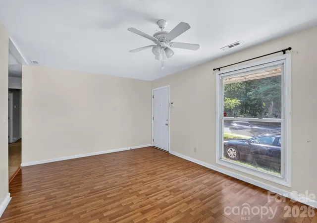 Photo 4 of Sale Pending at 3515 Shamrock Dr, Charlotte, NC 28215 | MLS# 4367453 | Listing updated on 2026-08-02