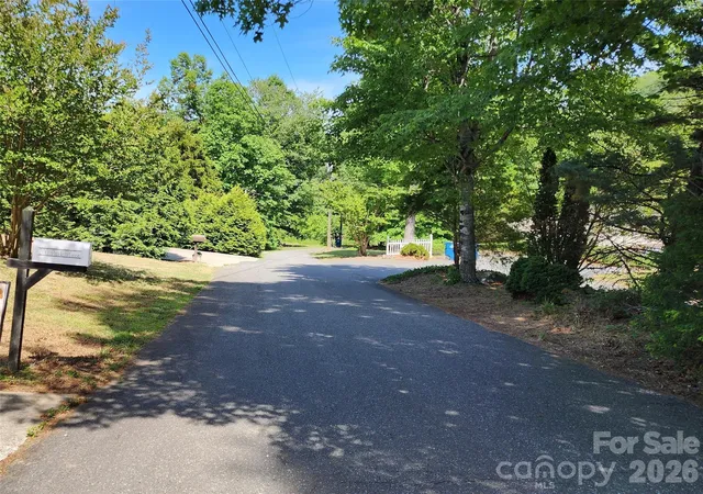36th image of 200 Park Pl, Morganton, NC 28655 | MLS# 4367466