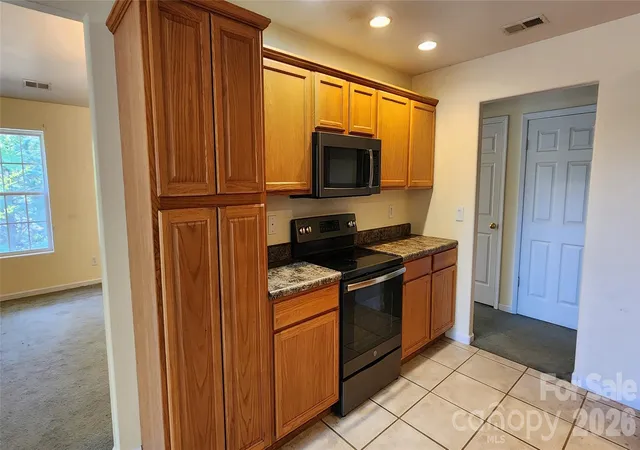 Photo 4 of Sale Pending at 200 Park Pl, Morganton, NC 28655 | MLS# 4367466 | Listing updated on 2026-08-31