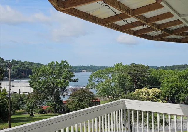 Photo 2 of Single family home for sale at 500 Steel Brg Loop, Hickory, NC 28601 | MLS# 4367601 | Listing updated on 2026-09-03
