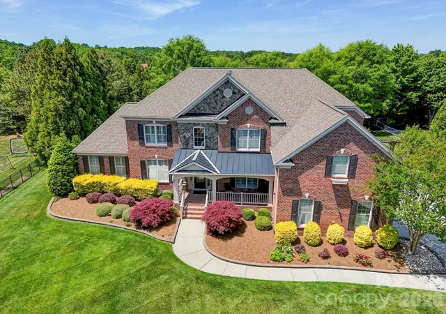 Photo 1 of Mansion for sale at 725 Wild Berry Ct, Waxhaw, NC 28173 | MLS# 4367605 | Listing updated on 2026-09-19