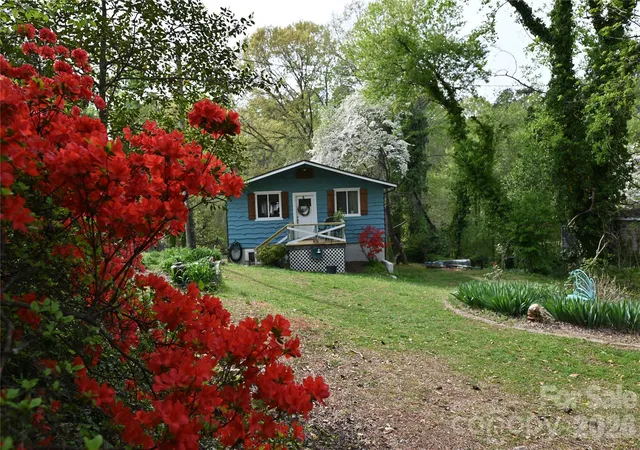 Photo 2 of Single family home for sale at 198 Clouse Ln, Taylorsville, NC 28681 | MLS# 4367614 | Listing updated on 2026-10-04