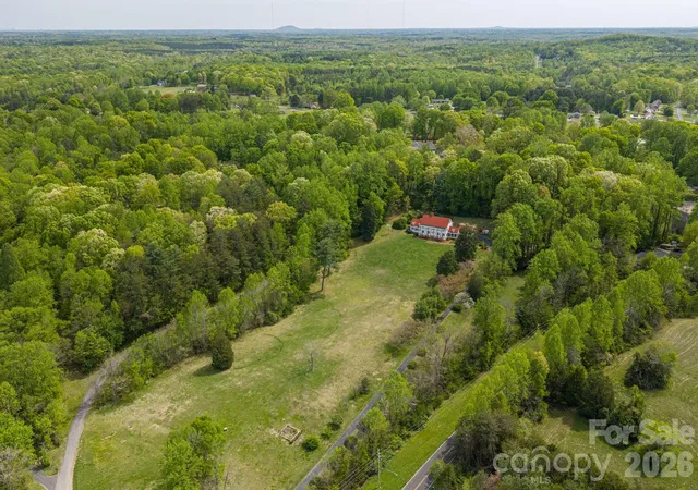 Photo 3 of Single family home for sale at 1233 General Hoke Dr, Lincolnton, NC 28092 | MLS# 4367723 | Listing updated on 2026-09-30