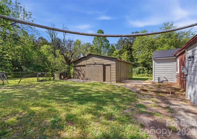 39th image of 2231 Claremont Rd, Newton, NC 28658 | MLS# 4367733