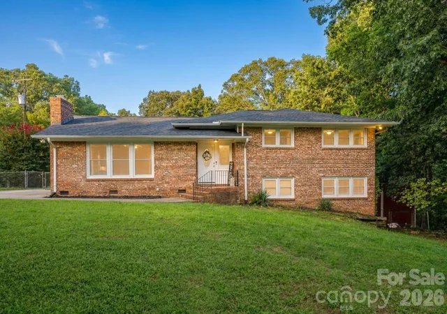 Photo 1 of Single family home for sale at 122 Crestwood Dr, Chester, SC 29706 | MLS# 4367764 | Listing updated on 2026-08-14