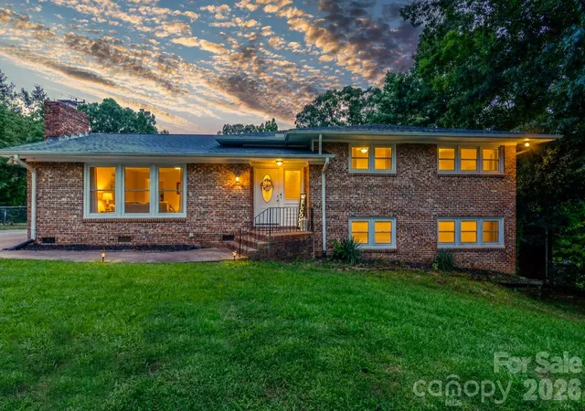 Photo 2 of Single family home for sale at 122 Crestwood Dr, Chester, SC 29706 | MLS# 4367764 | Listing updated on 2026-08-14