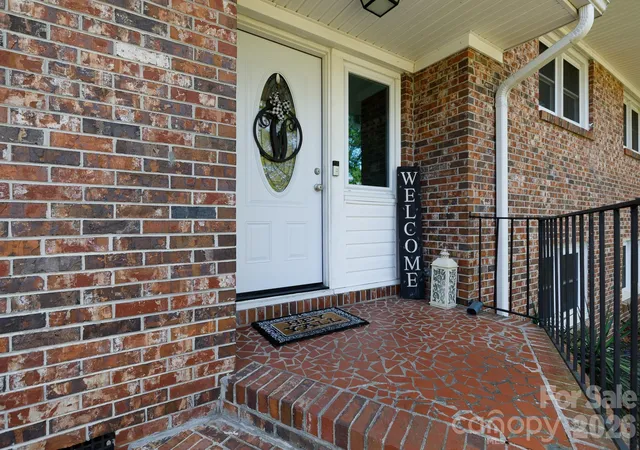 Photo 3 of Single family home for sale at 122 Crestwood Dr, Chester, SC 29706 | MLS# 4367764 | Listing updated on 2026-08-14