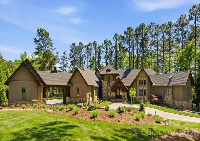 Photo 3 of Single family home for sale at 171 White Horse Dr, Mooresville, NC 28117 | MLS# 4367766 | Listing updated on 2026-09-24