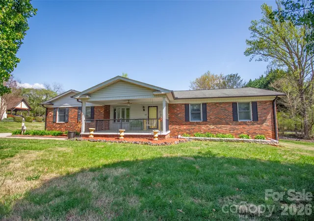 Photo 2 of Single family home for sale at 167 Southwood Dr, Statesville, NC 28677 | MLS# 4367771 | Listing updated on 2026-08-17