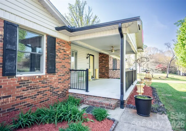 Photo 3 of Single family home for sale at 167 Southwood Dr, Statesville, NC 28677 | MLS# 4367771 | Listing updated on 2026-08-17