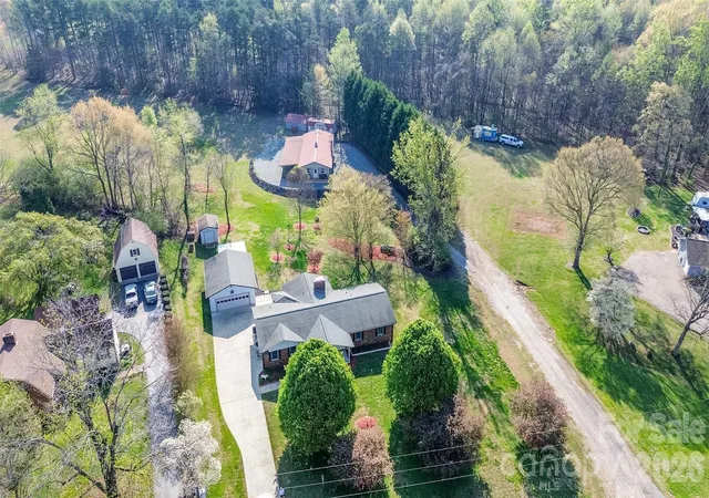 Photo 1 of Single family home for sale at 167 Southwood Dr, Statesville, NC 28677 | MLS# 4367771 | Listing updated on 2026-08-17