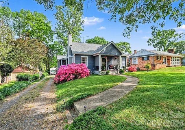 Photo 3 of Single family home for sale at 720 W Sumter St, Shelby, NC 28150 | MLS# 4367806 | Listing updated on 2026-10-03