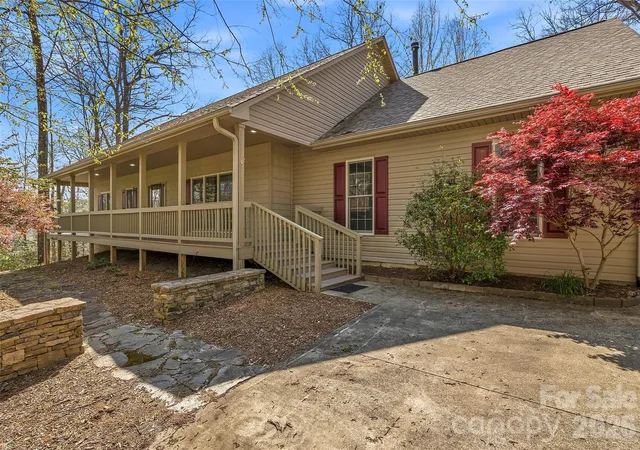 Photo 1 of Single family home for sale at 1244 Windover Dr, Brevard, NC 28712 | MLS# 4367852 | Listing updated on 2026-06-17