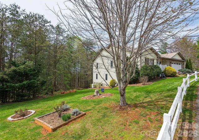 Photo 3 of Single family home for sale at 26 Lancaster Ln, Weaverville, NC 28787 | MLS# 4367882 | Listing updated on 2026-10-04