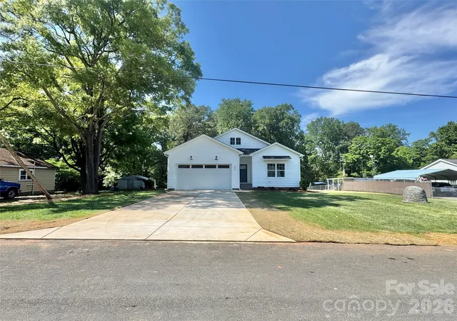 Photo 3 of Single family home for sale at 417 W Westview St, Gastonia, NC 28052 | MLS# 4367886 | Listing updated on 2026-10-06