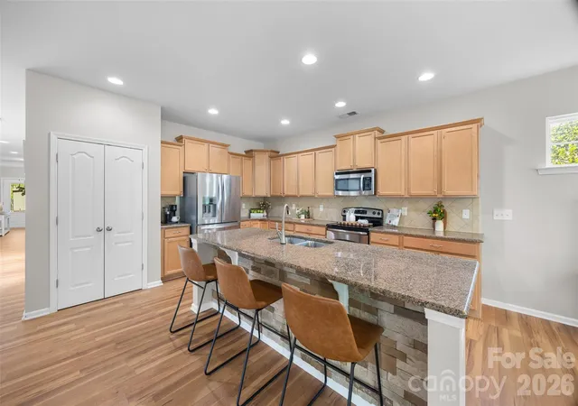 Photo 3 of Single family home for sale at 1521 Deer Meadows Dr, Waxhaw, NC 28173 | MLS# 4367982 | Listing updated on 2026-09-23