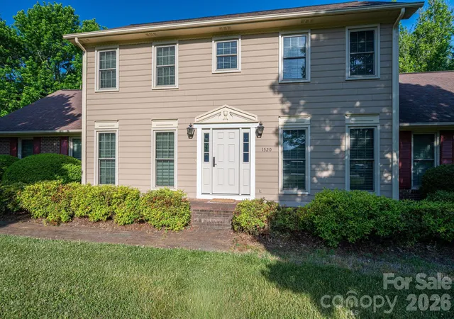 Photo 4 of Single family home for sale at 1520 Stableview Dr, Gastonia, NC 28056 | MLS# 4368083 | Listing updated on 2026-08-21