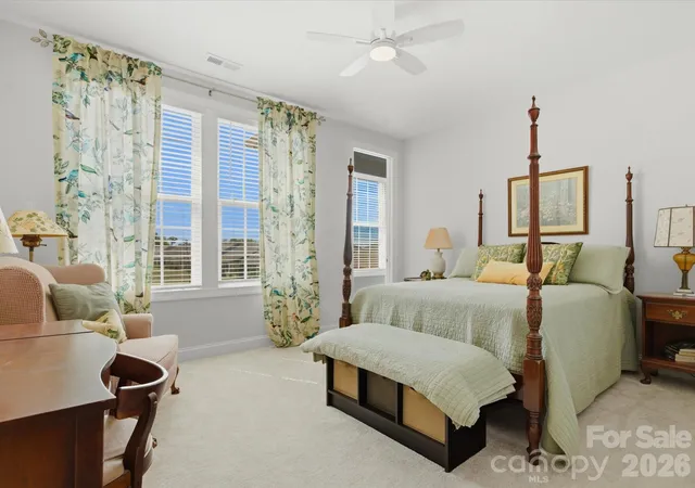 Photo 4 of Single family home for sale at 7117 Jolly Brk Dr, Charlotte, NC 28215 | MLS# 4368124 | Listing updated on 2026-10-01