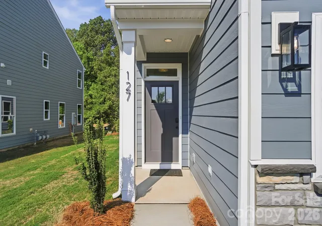 Photo 3 of Sale Pending at 127 Viburnum Rd, Waxhaw, NC 28173 | MLS# 4368132 | Listing updated on 2026-09-28