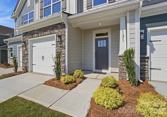 Photo 3 of Sale Pending at 131 Viburnum Rd, Waxhaw, NC 28173 | MLS# 4368134 | Listing updated on 2026-10-07