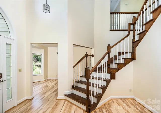 3rd image of 39 Eastmoor Dr, Asheville, NC 28805 | MLS# 4368159