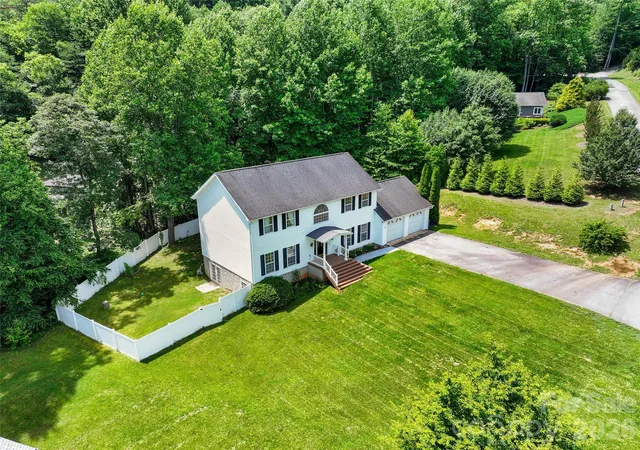 3rd image of 15 Kylie Grace Ln, Candler, NC 28715 | MLS# 4368164