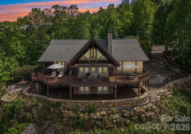 Homes for sale in Saluda, NC | 1072 Corsica Ln, Saluda, NC 28773 | MLS# 4368192