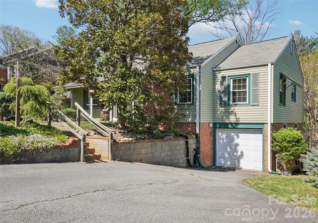 Homes for sale in Asheville, NC | 28 Kensington Dr, Asheville, NC 28805 | MLS# 4368193