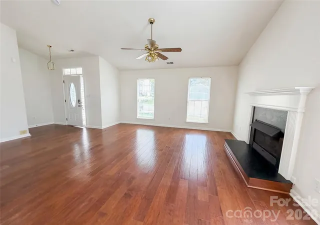 Photo 3 of Single family home for sale at 12525 Panthersville Dr, Charlotte, NC 28269 | MLS# 4368195 | Listing updated on 2026-10-08
