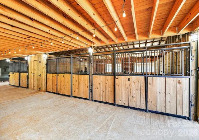 Photo 4 of House for sale at 3326 Crowder Ridge Rd, Shelby, NC 28150 | MLS# 4368219 | Listing updated on 2026-08-19