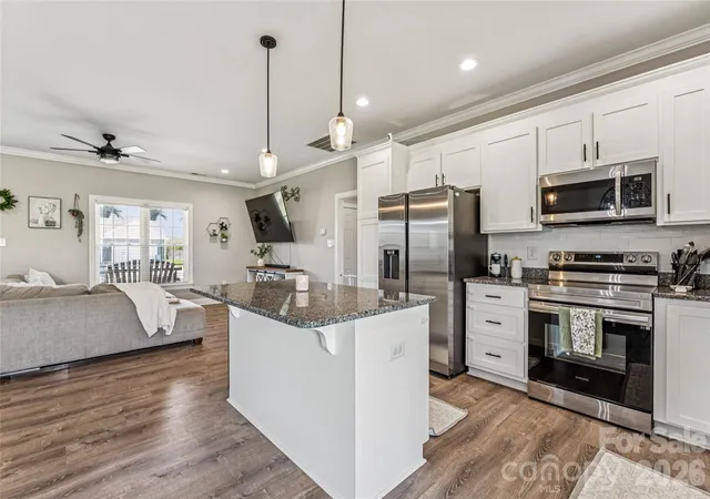 Photo 3 of Single family home for sale at 105 E Dundee Ct, Statesville, NC 28625 | MLS# 4368291 | Listing updated on 2026-10-02