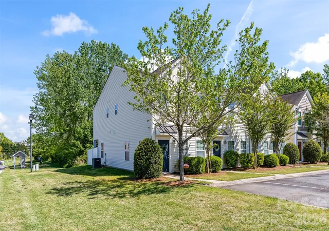 Homes for sale in Fort Mill, SC | 126 Cadbury Lane, Fort Mill, SC 29715 | Houzeo