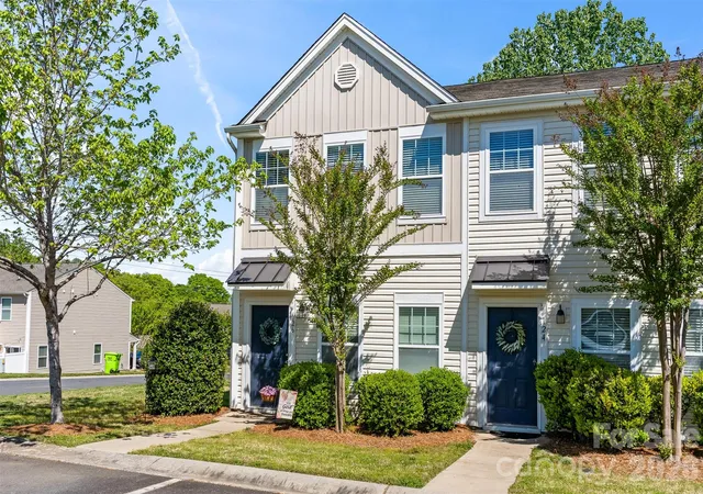 Homes for sale in Fort Mill, SC | 126 Cadbury Ln, Fort Mill, SC 29715