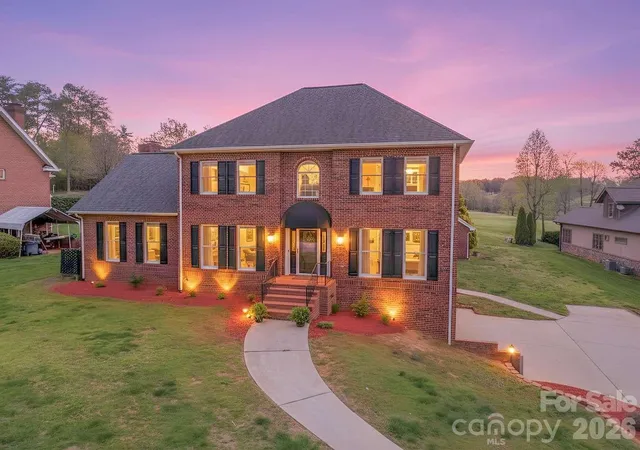 1st image of 3811 Pinecrest Dr Ne, Hickory, NC 28601 | MLS# 4368346