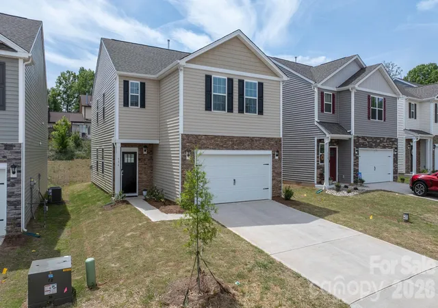 Photo 1 of Single family home for sale at 534 13th Avenue Dr Ne, Hickory, NC 28601 | MLS# 4368370 | Listing updated on 2026-09-21