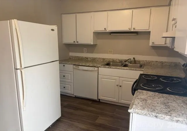Photo 4 of Condominium at 1903 Beechtree Ct #28, Charlotte, NC 28210 | MLS# 4368392 | | Sold on 2026-05-13