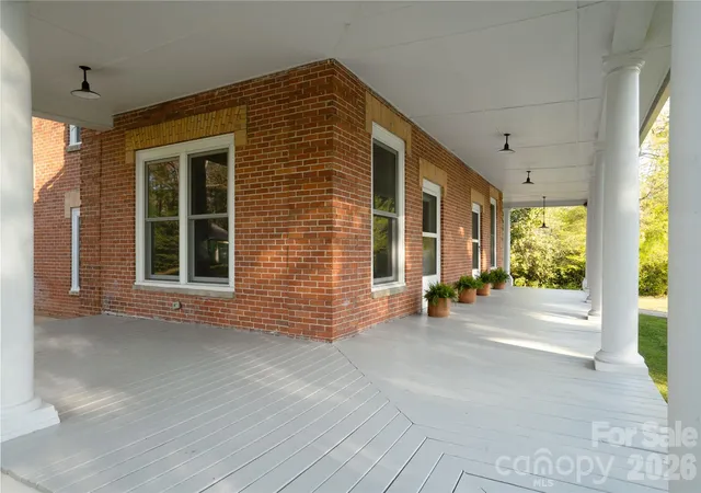 Photo 4 of Single family home for sale at 600 E Main St, Brevard, NC 28712 | MLS# 4368394 | Listing updated on 2026-08-28