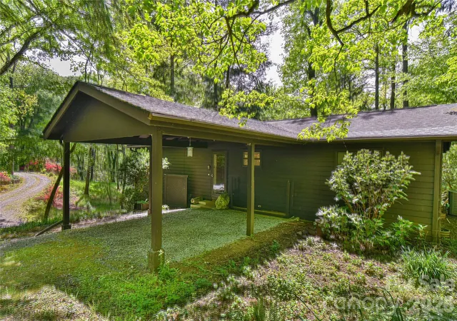 Homes for sale in Black Mountain, NC | 1 Hillcrest Ln, Black Mountain, NC 28711 | MLS# 4368421