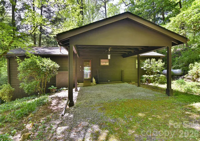 3rd image of 1 Hillcrest Ln, Black Mountain, NC 28711 | MLS# 4368421