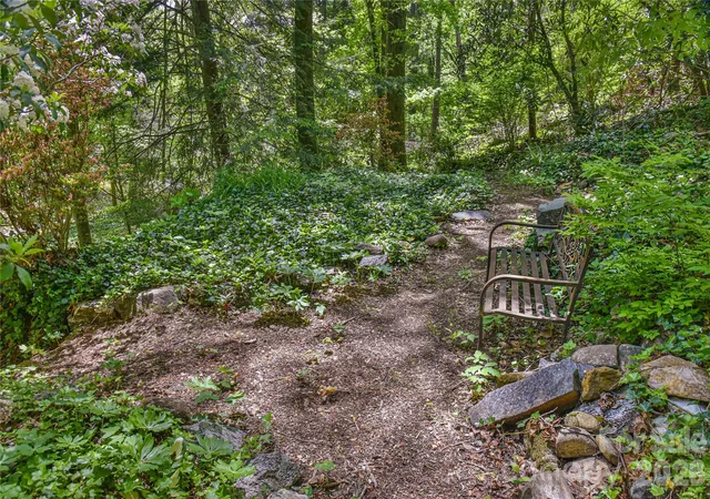 5th image of 1 Hillcrest Ln, Black Mountain, NC 28711 | MLS# 4368421