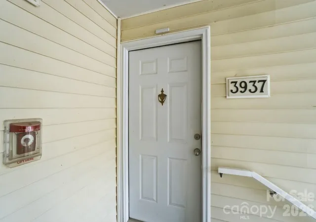 2nd image of 3937 Mohawk Ct, Charlotte, NC 28215 | MLS# 4368428