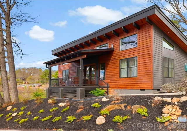 3rd image of 90 Summit St, Waynesville, NC 28786 | MLS# 4368440