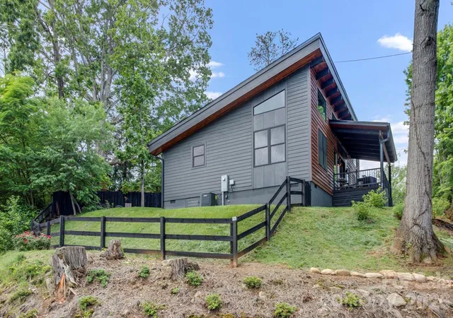 5th image of 90 Summit St, Waynesville, NC 28786 | MLS# 4368440