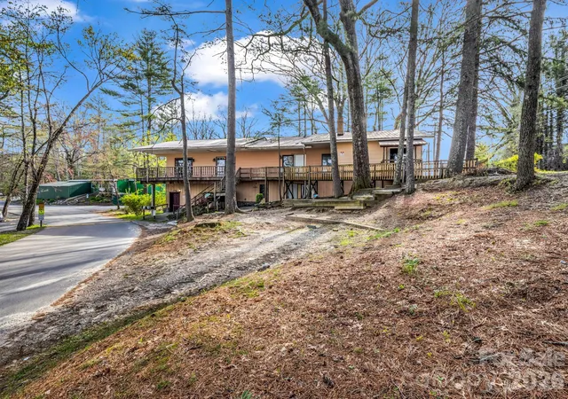 Homes for sale in Hendersonville, NC | 76 Adele Wy, Hendersonville, NC 28792 | MLS# 4368452