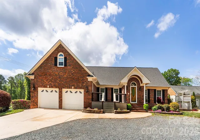 Homes for sale in Charlotte, NC | 8219 Starnes Randall Rd, Charlotte, NC 28215 | MLS# 4368480