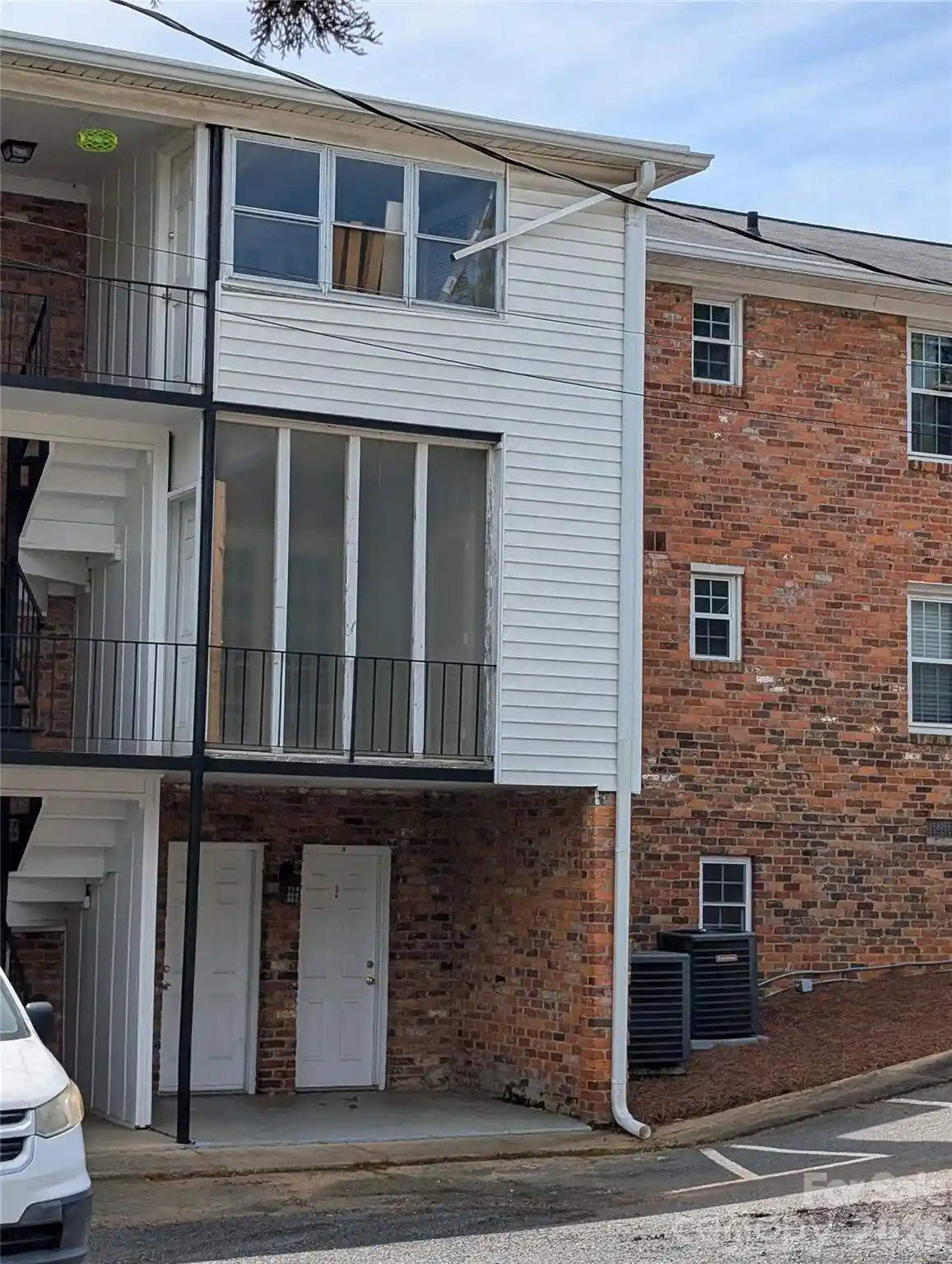 Listing Photo 1 - Condo for sale in 916 Mcalway Rd located at 916 Mcalway Rd, Charlotte, NC 28211 - Unit 916 Mcalway Rd