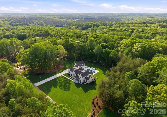 Photo 1 of Mansion for sale at 3035 Maple Way Dr, Davidson, NC 28036 | MLS# 4368514 | Listing updated on 2026-09-28